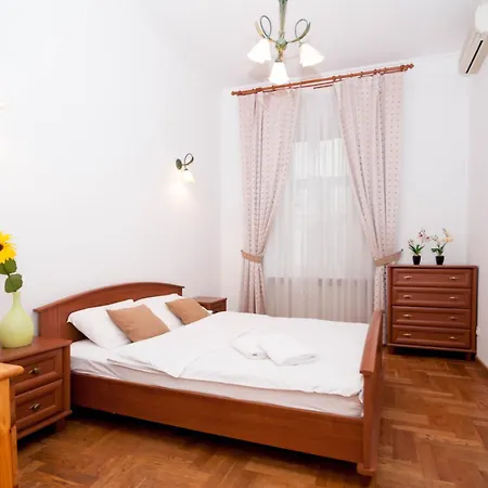 Central Apartments Киев Экстерьер фото