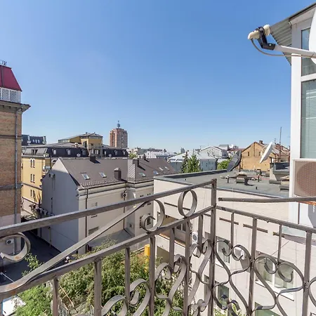 Central Apartments Киев Экстерьер фото