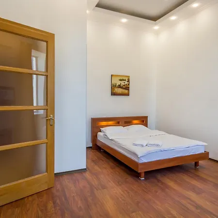Central Apartments Киев Экстерьер фото