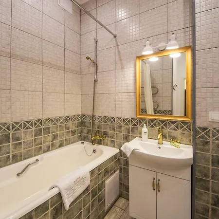 Central Apartments Киев Экстерьер фото