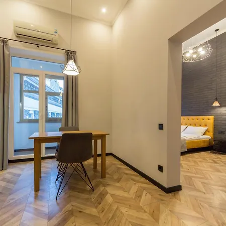 Central Apartments Киев Экстерьер фото